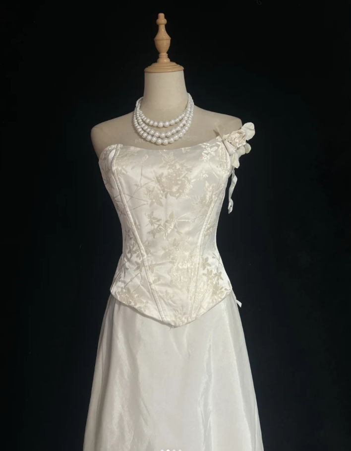 Classy Strapless Satin Print Floral A Line Long Wedding Guest Dress White Formal Evening Gowns SP1792