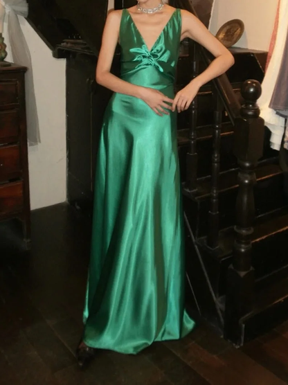 Chic Prom Dress Green Satin V-neck Long Evening Dress SP3918