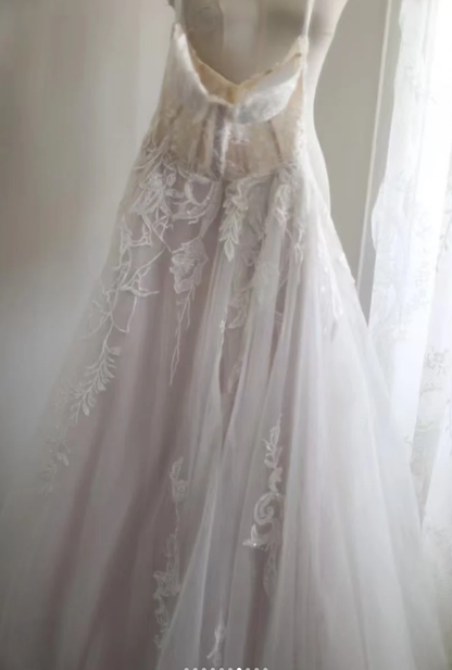 Pretty Sweetheart Neck Tulle Appliques Bridal Dress White Slit Long Wedding Dress SP846