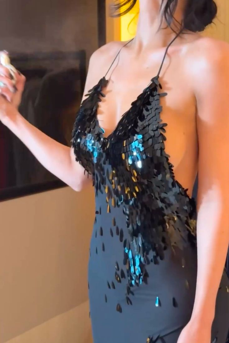 Sexy Spaghetti Straps V Neck Black Satin Sequin Sheath Evening Dress Long Party Dress SP195