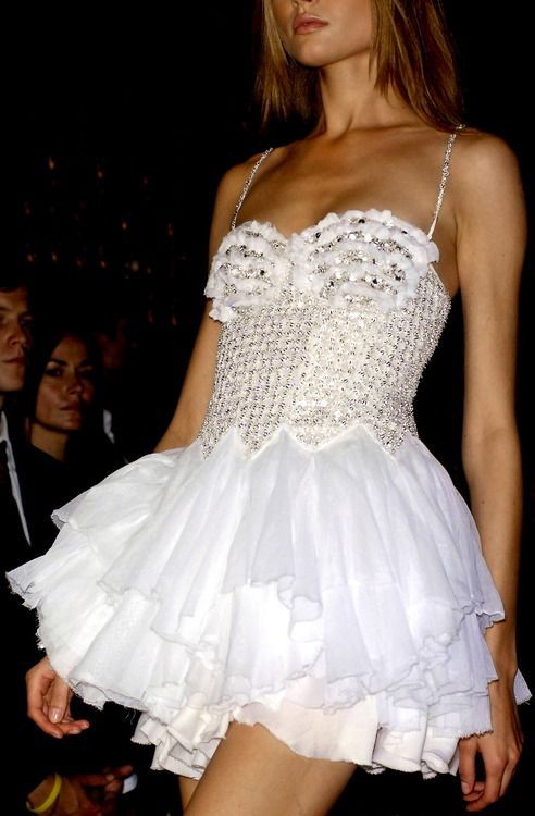 Charming Spaghetti Straps White Sweetheart Tulle Sequin Beaded A Line Short Graduation Homecoming Dress Cocktail Dress Y9297