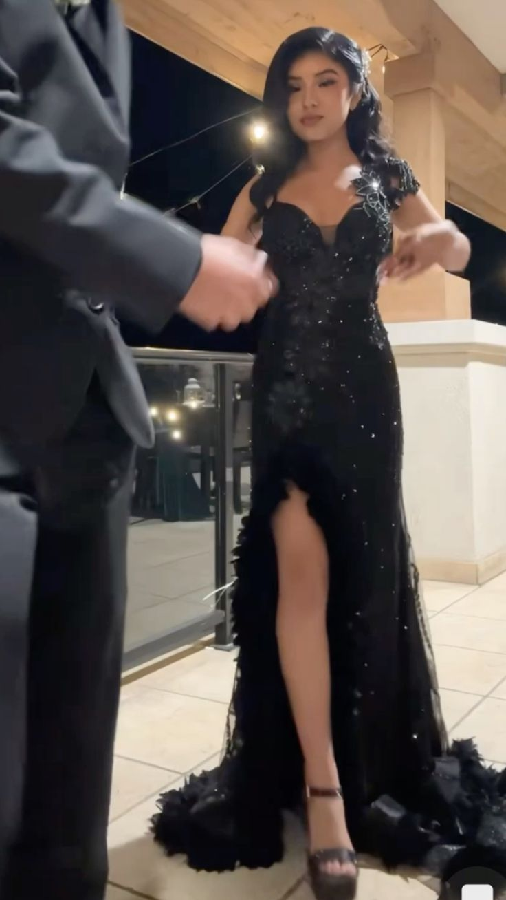 Gorgeous Tulle Sequin Feathers Mermaid Long Evening Dress Black Slit Birthday Prom Gowns SP1331