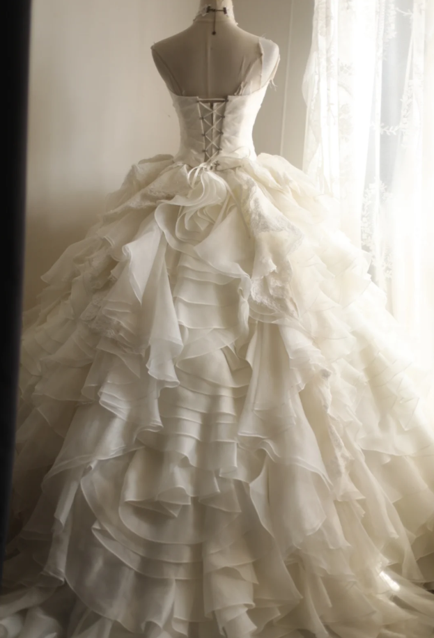 Pretty Strapless Chiffon Lace Layered White Wedding Dress SP1206