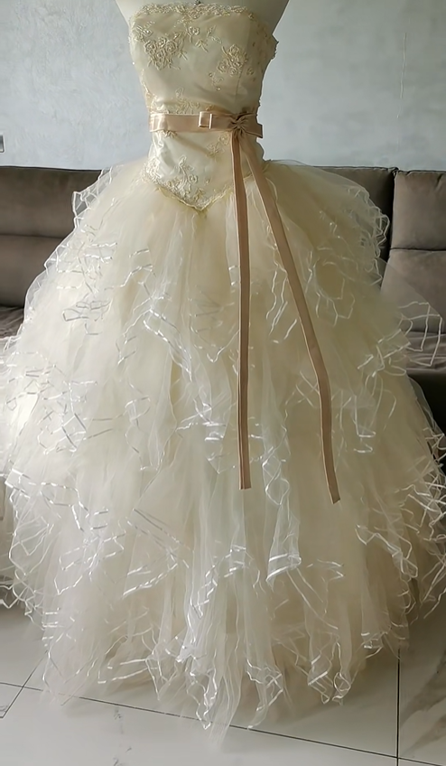 Sweet Off White irregular Tulle embroidery Sequin Princess Ball Gown Quinceanera Dress SP2327