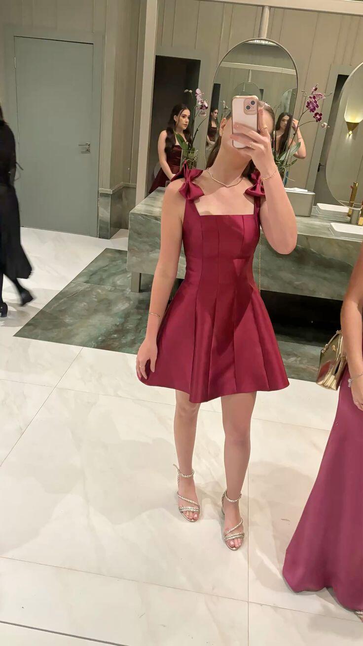 Vintage Burgundy Satin A Line Short 7th Grade Homecoming Dress Bow Strapless Mini Birthday Dress SP2338