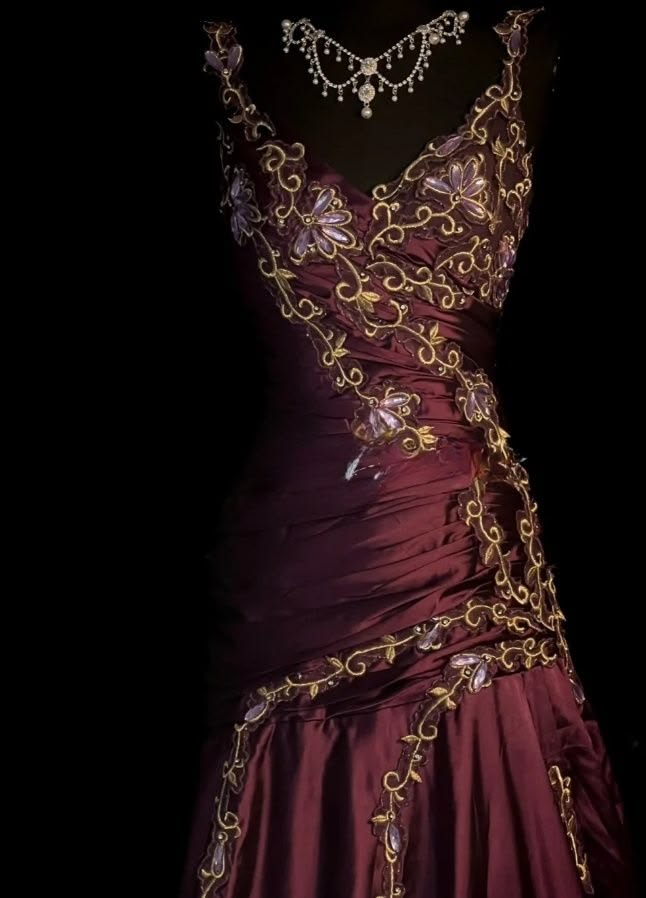 Vintage Burgundy Satin Pleated Appliques Mermaid Evening Dress Long Prom Dress SP2440