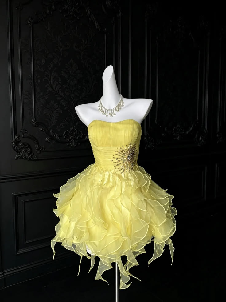 Charming Yellow Strapless Beaded Tulle Ruffles A Line Short Graduation Homecoming Dress Birthday Outfits SP3214