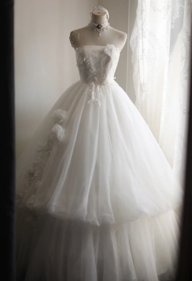 Sweet Strapless Tulle Beaded Appliques Double Layered White Long Wedding Dress SP1209