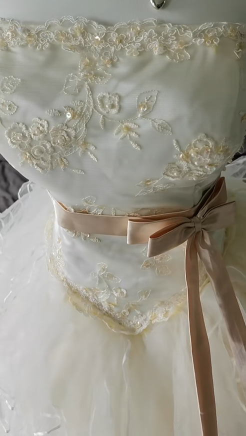 Sweet Off White irregular Tulle embroidery Sequin Princess Ball Gown Quinceanera Dress SP2327