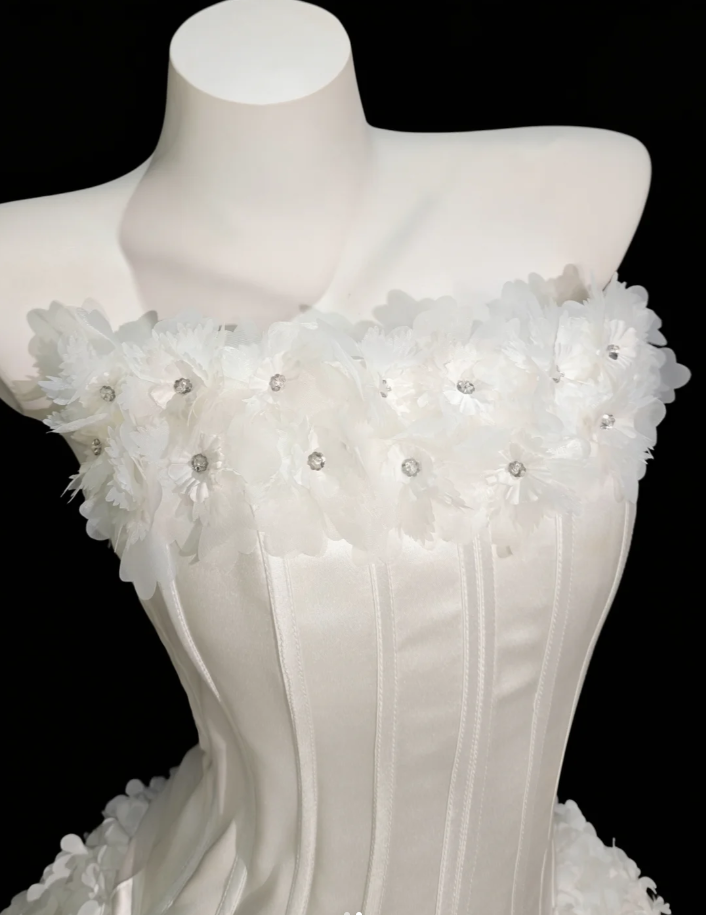 Elegant White Strapless Satin Lace Appliques Short Homecoming Dress 17th Birthday Outfits SP1924