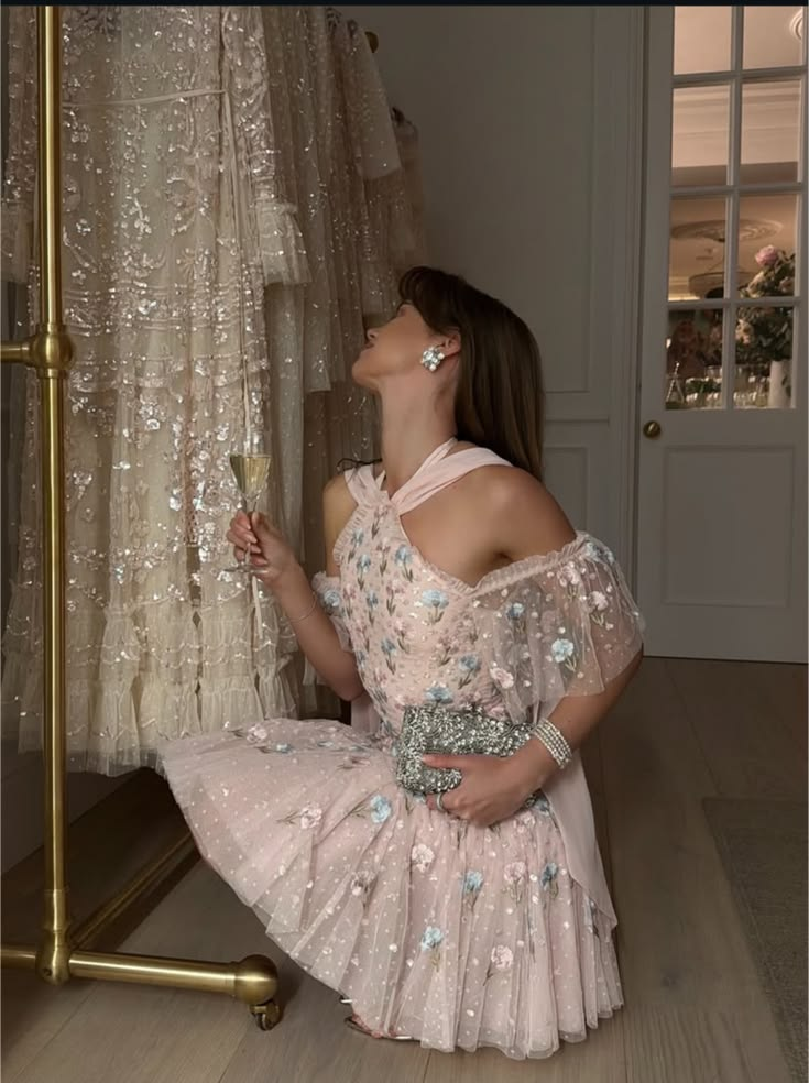 Gorgeous Pink Tulle A Line Short Graduation Homecoming Dress Halter Off The Shoulder Mini Birthday Dress SP2407