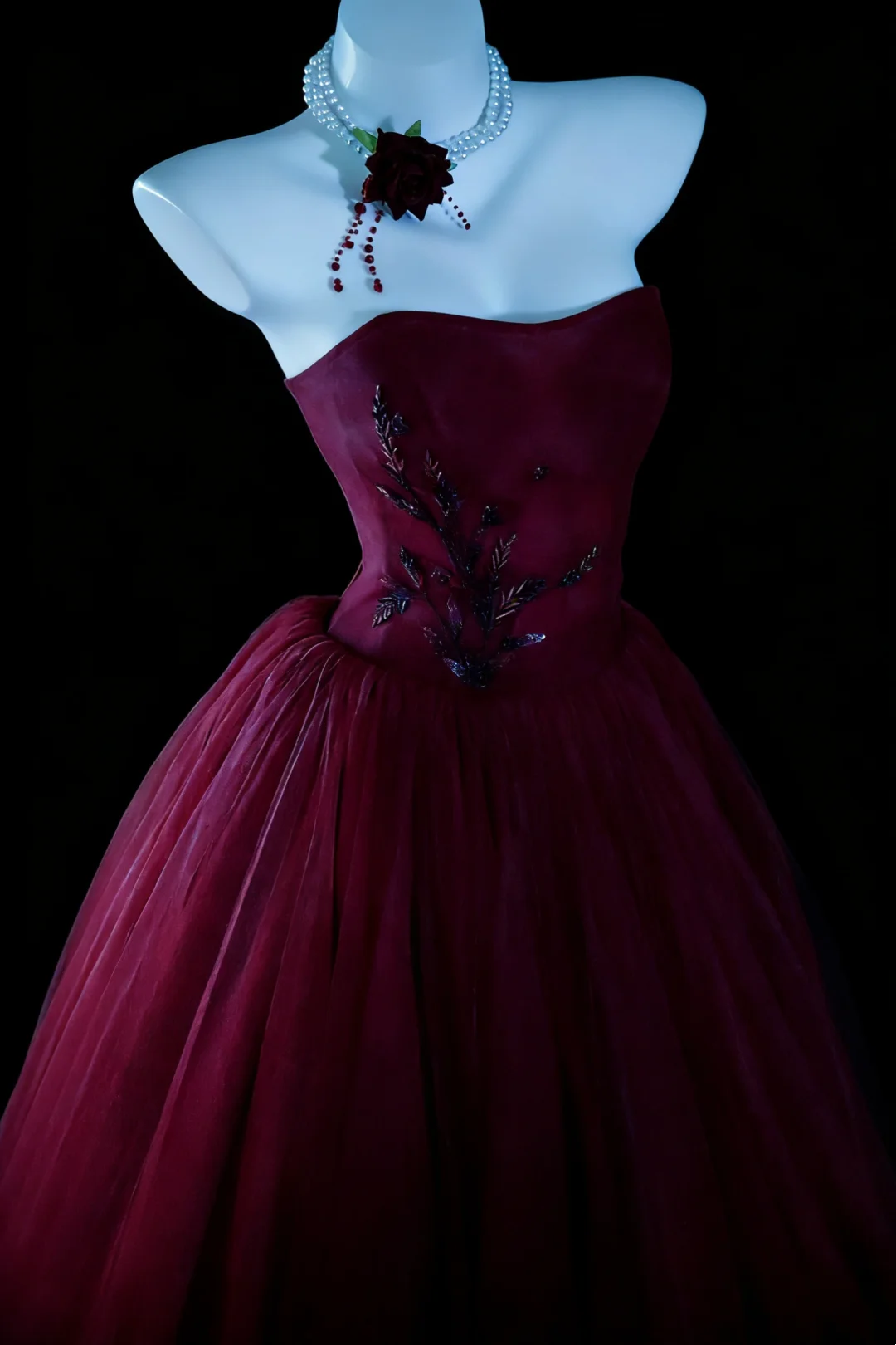 Glamorous Strapless Burgundy Tulle Beaded Long Birthday Prom Dress Party Gown SP2036