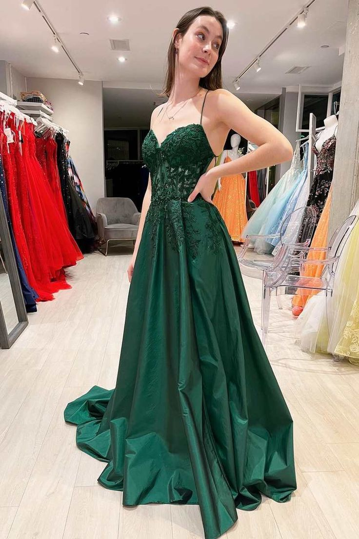 Green Floral Appliques Lace-Up A-Line Prom Dress Y6326