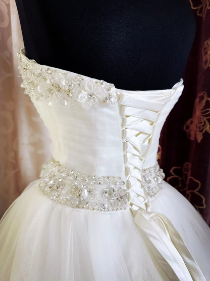 Elegant Sweetheart Neck White Tulle Beaded Appliques Long Wedding Dress SP2380