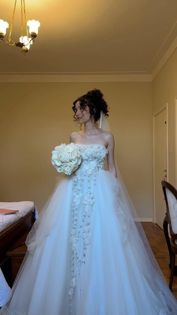 Glamorous Strapless Tulle Floral Beaded Long Wedding Dress White Bridal Dresses SP2114