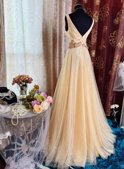 Retro Sleeveless Tulle Beaded A Line Long Wedding Guest Dress Formal Evening Dress SP2381