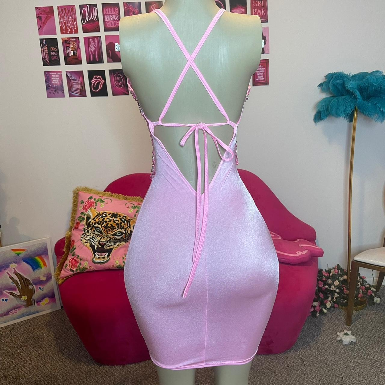 Gorgeous Pink V Neck Satin Appliques Beaded Sheath Cocktail Dress Short Homecoming Dress Birthday Outfits Y9165