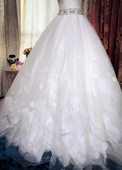 Elegant Sweetheart Neck White Tulle Beaded Appliques Long Wedding Dress SP2380