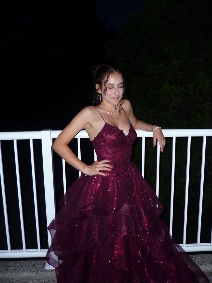 Sparkly Spaghetti Straps Burgundy Tulle Sequin Appliques Long Party Dress Birthday Prom Dress SP904