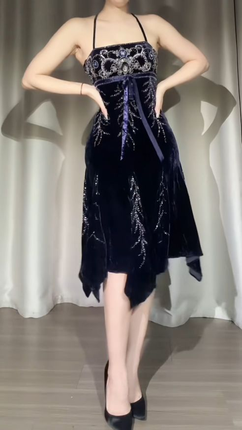 Gorgeous Halter Dark Purple Knee Sheath Evening Dress Beaded Velvet Birthday Outfits SP1896