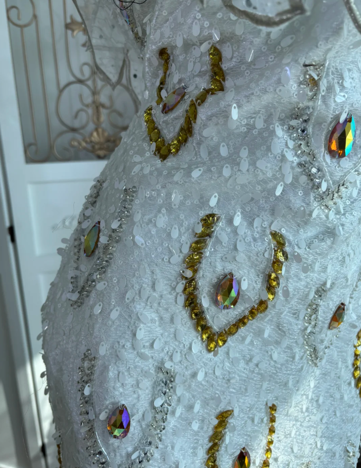 Luxurious White V Neck Tulle Sequin Beaded Mermaid Long Party Dress Prom Gown SP1452