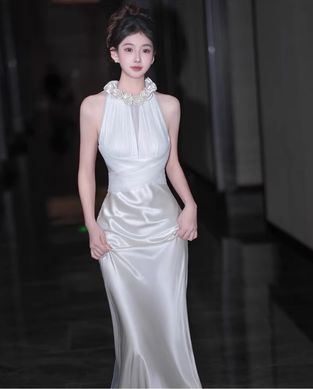 Charming Halter 3D Flowers Sleeveless White Satin Mermaid Long Wedding Dress Formal Bridal Dress SP2019