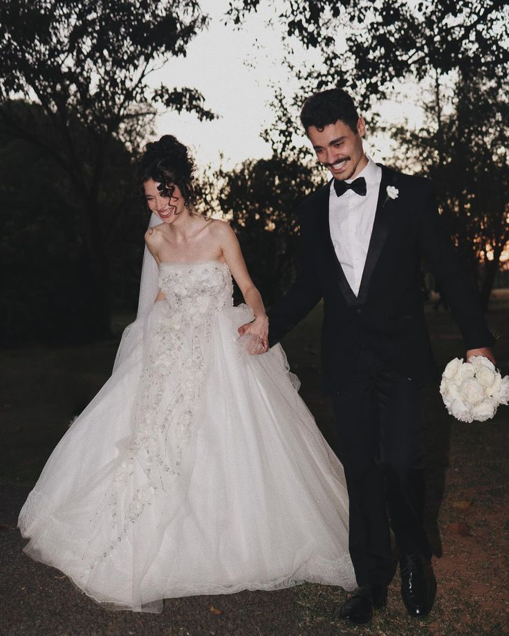 Glamorous Strapless Tulle Floral Beaded Long Wedding Dress White Bridal Dresses SP2114