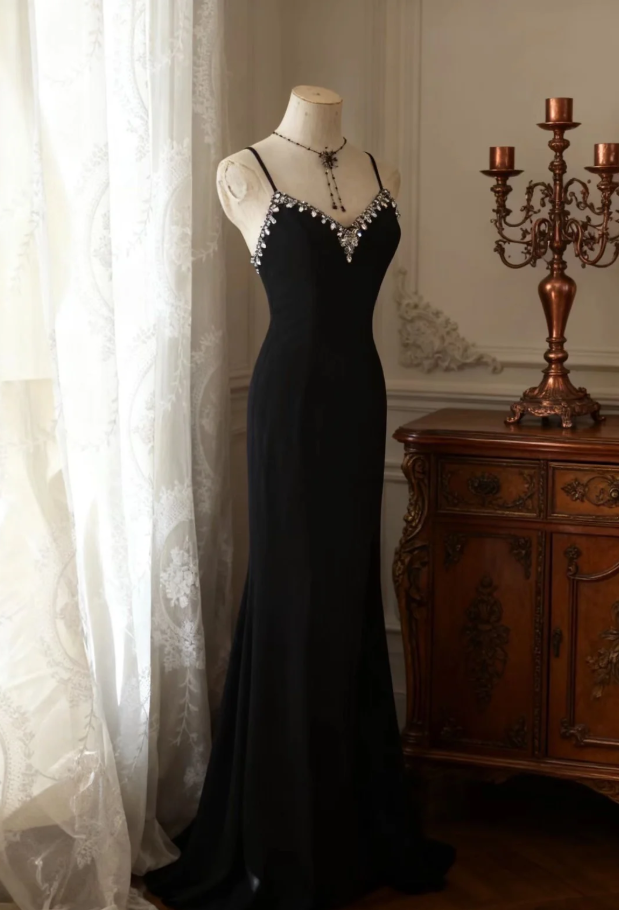 Elegant Spaghetti Straps Black V Neck Satin Beaded Slit Birthday Party Dress Prom Gown SP750
