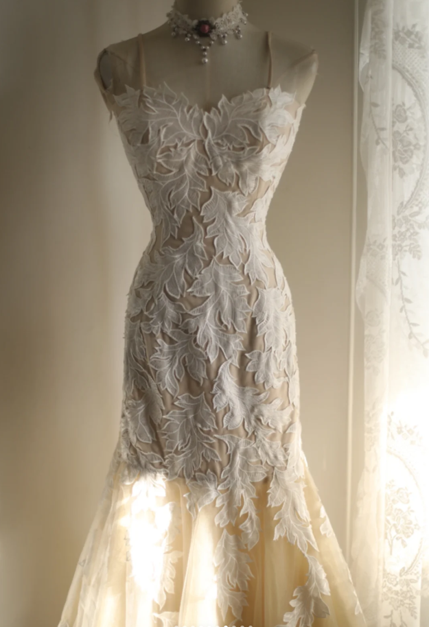 Vintage Spaghetti Straps Champagne Tulle White Lace Appliques Mermaid Long Wedding Dress SP1243