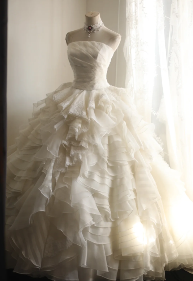 Pretty Strapless Chiffon Lace Layered White Wedding Dress SP1206