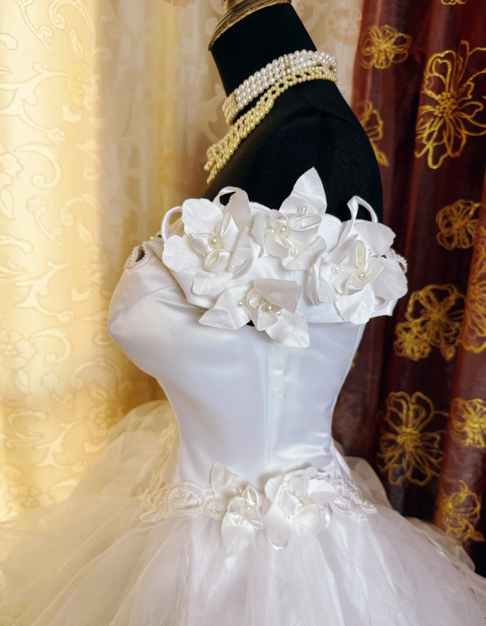 Pretty White Off The Shoulder Tulle Beaded Appliques Long Wedding Dress Formal Bridal Gowns SP1612