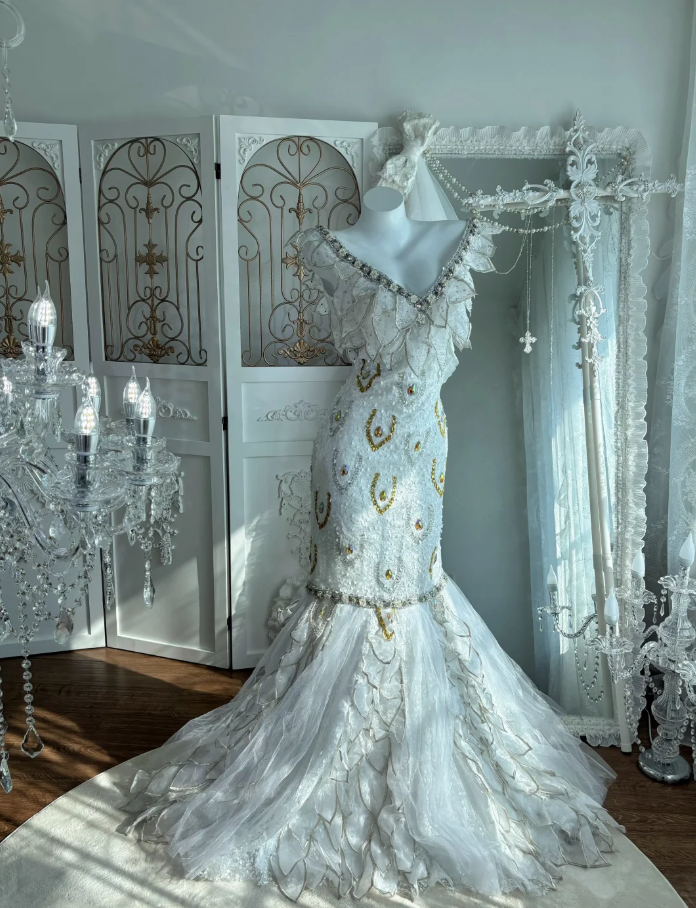 Luxurious White V Neck Tulle Sequin Beaded Mermaid Long Party Dress Prom Gown SP1452