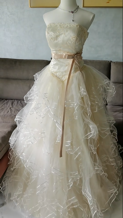 Sweet Off White irregular Tulle embroidery Sequin Princess Ball Gown Quinceanera Dress SP2327