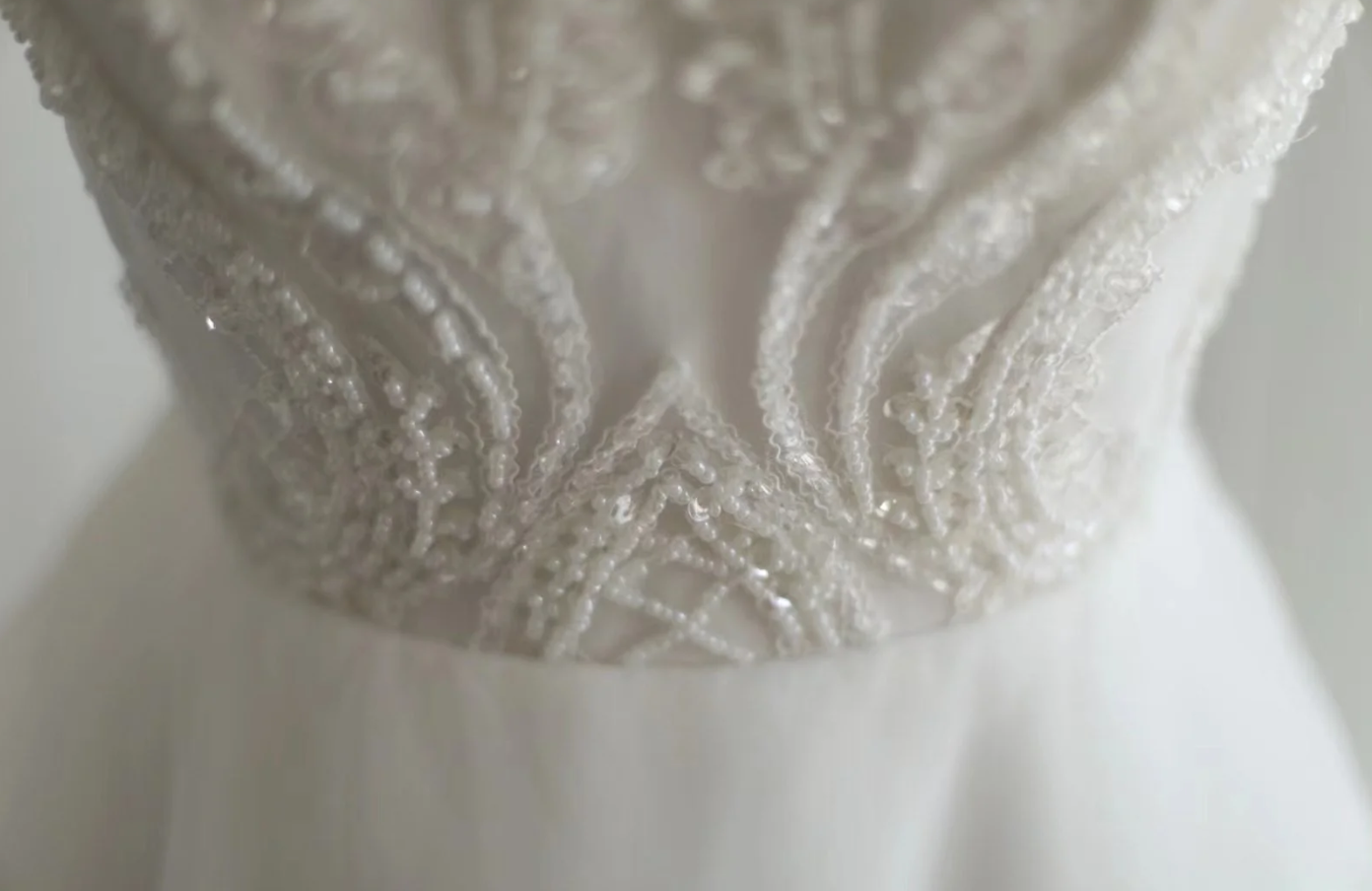 Pretty Halter Sleeveless White Tulle Beaded Long Mermaid Wedding Dress Formal Bridal Dress SP1168