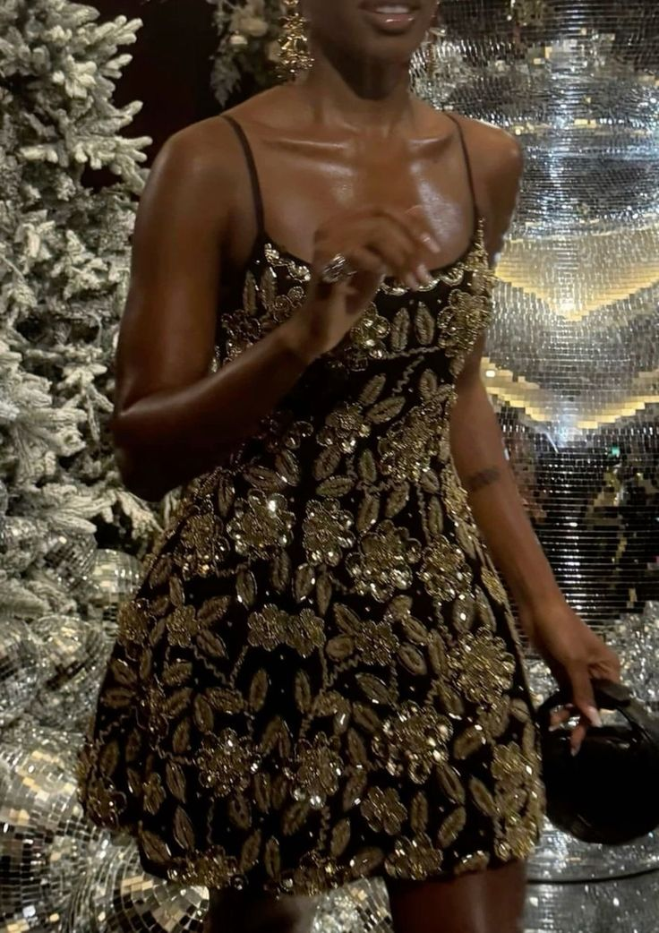 Charming Spaghetti Straps Black Satin Sequin A Line Short Homecoming Dress 19th Birthday Dress Y9881