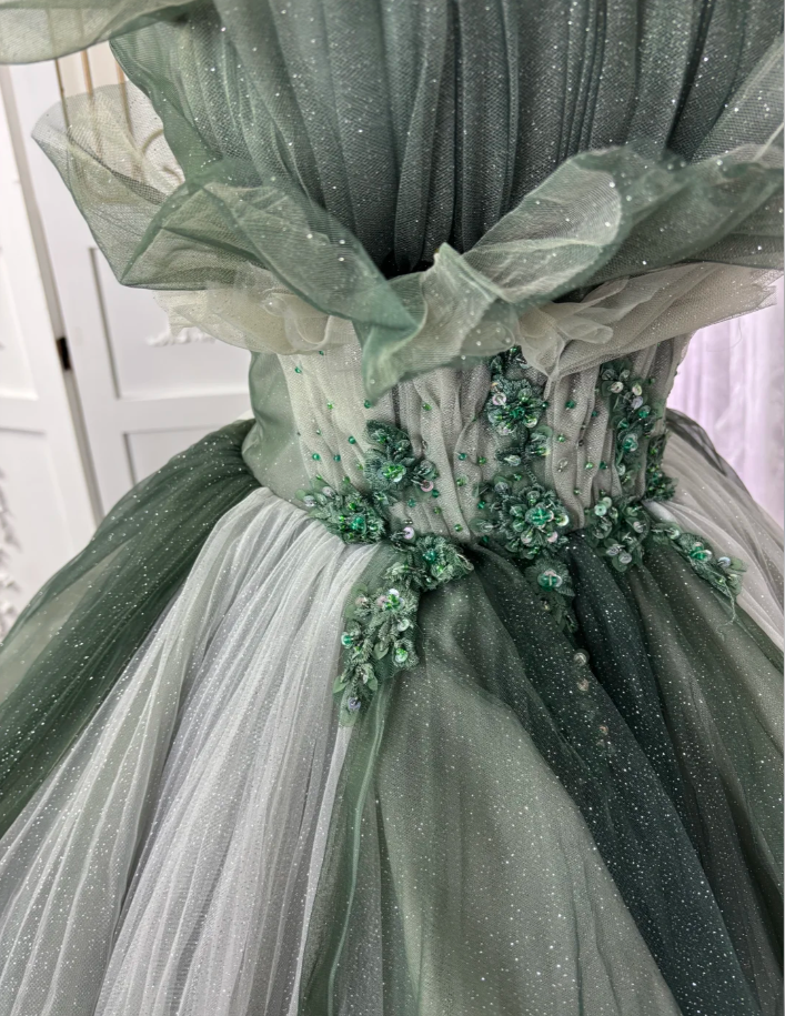 Elegant Strapless Green Tulle Sequin Ball Gown Formal Birthday Quinceanera Dress With Appliques SP1772