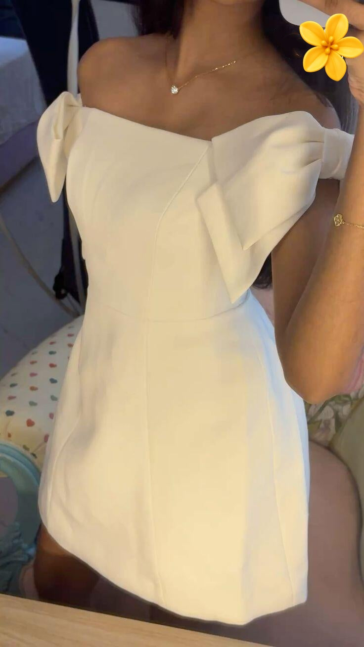 Elegant Bow Strapless Satin A Line Short 15th Birthday Outfits White Short 8th Grade Homecoming Dress SP2339