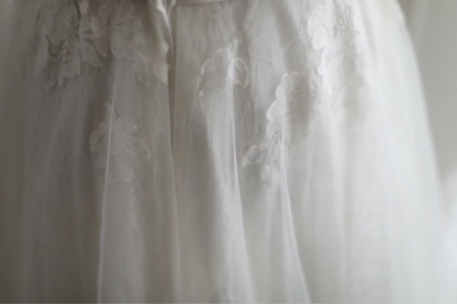 Charming White Strapless Tulle Lace Appliques A Line Long Wedding Dress Y9036