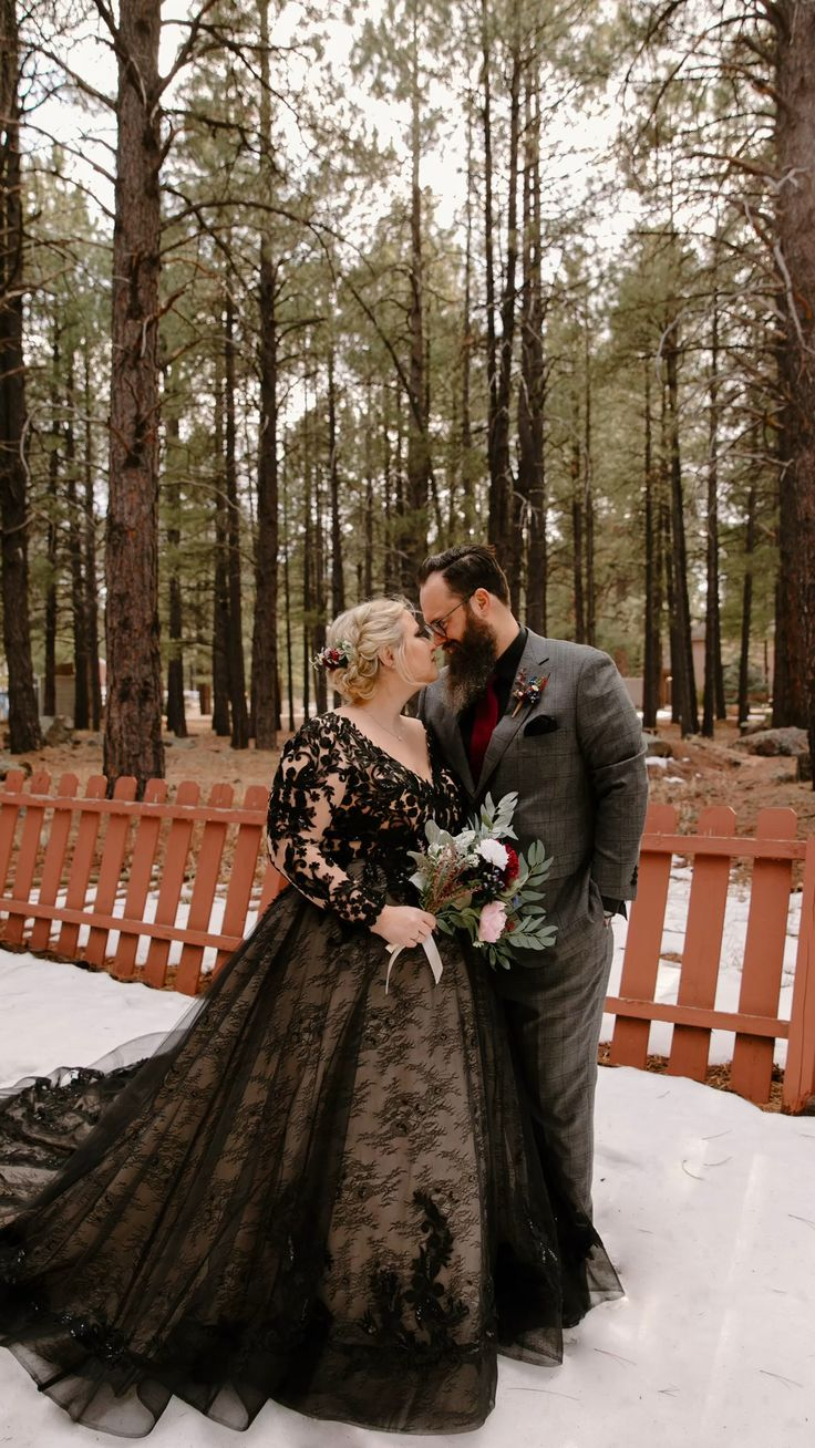 Glamorous Black Lace Wedding Dress,Gothic Bridal Gown Y7353