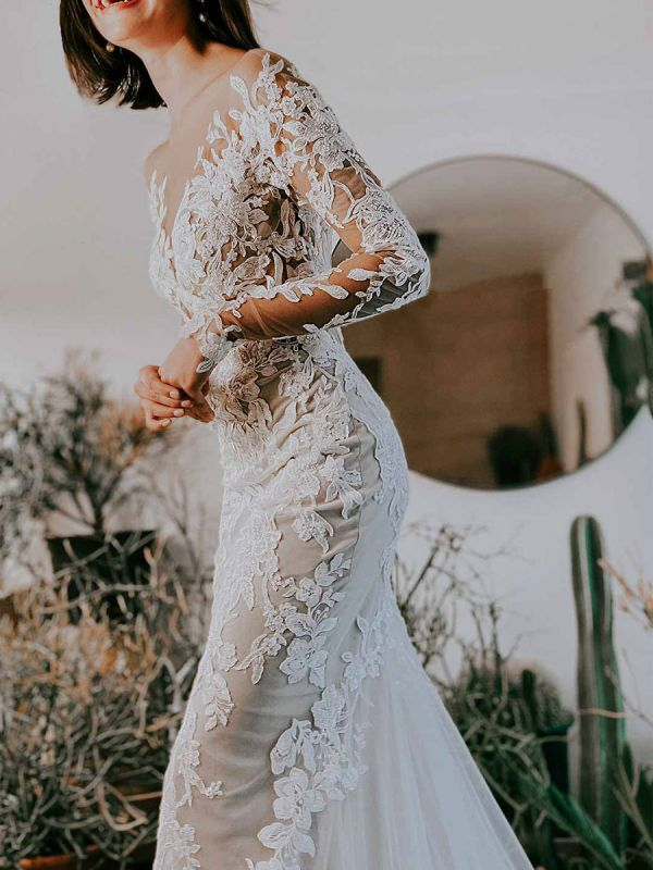 White Wedding Dress Illusion Neckline Long Sleeves Backless Natural Waist Lace With Train Long Bridal Mermaid Dress Y101