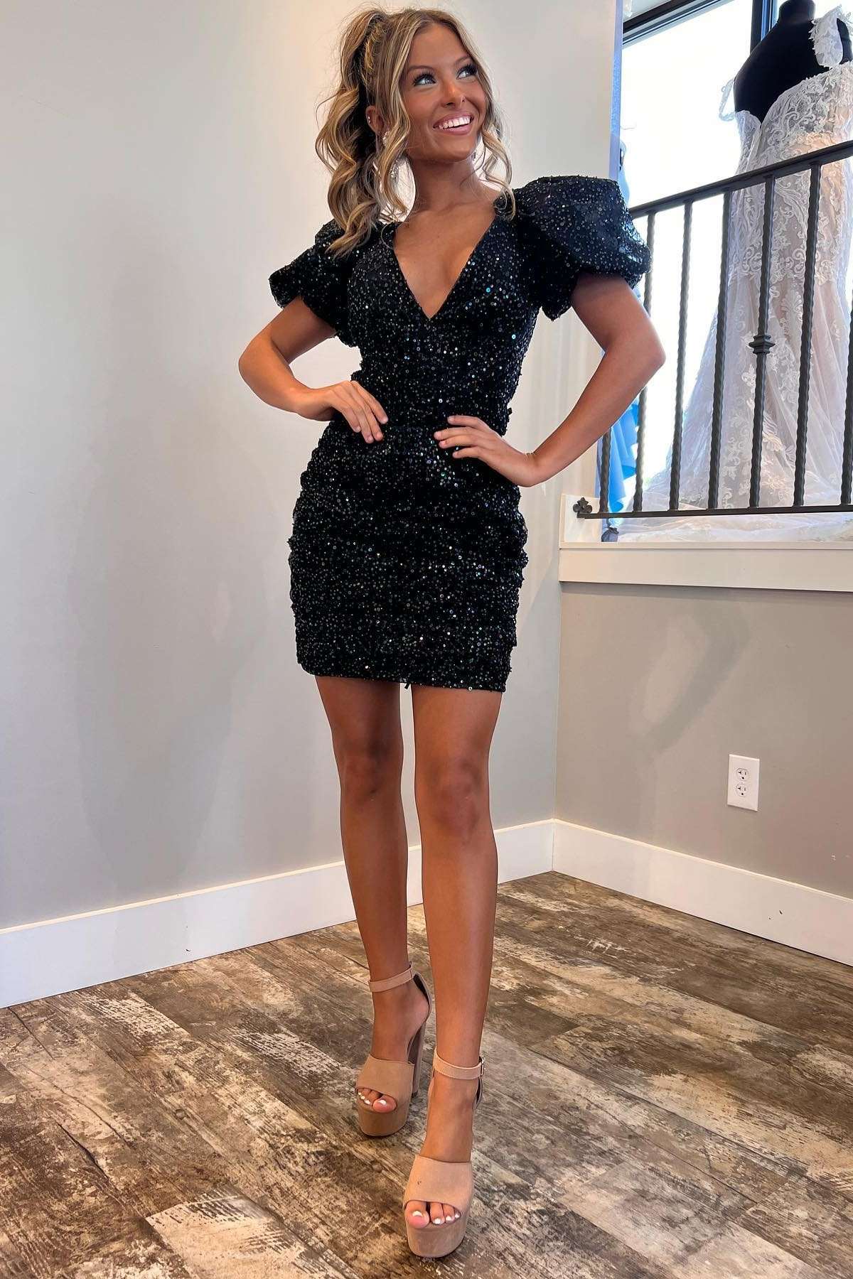 Black Sequin V-Neck Short Sleeve Homecoming Dress Bodycon Party Y145