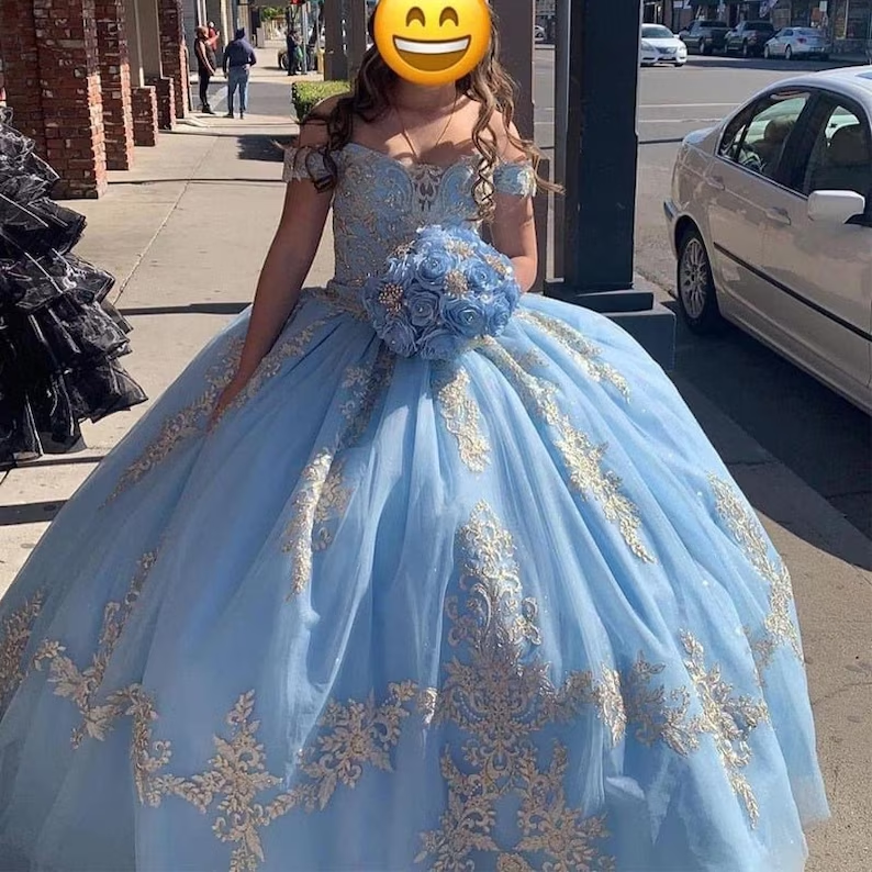 Baby Blue Ball Gown Quinceanera Dresses Off the Shoulder with Sleeves Sweet 16 Birthday Party Gowns Y403